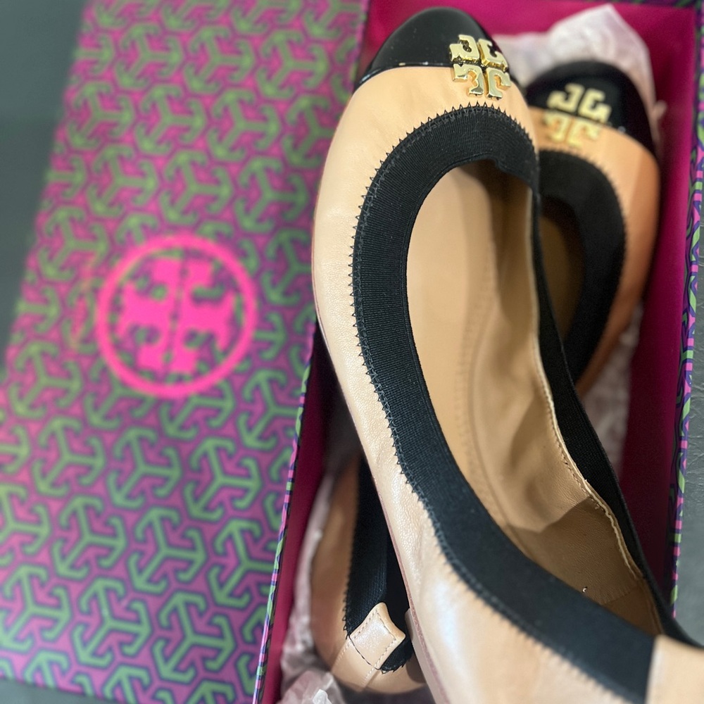 Tory Burch Beige and Black Flats